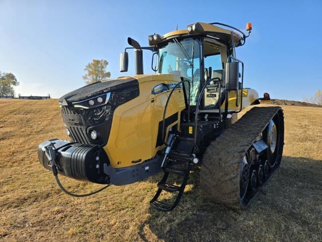 Image of Challenger MT740 equipment image 1