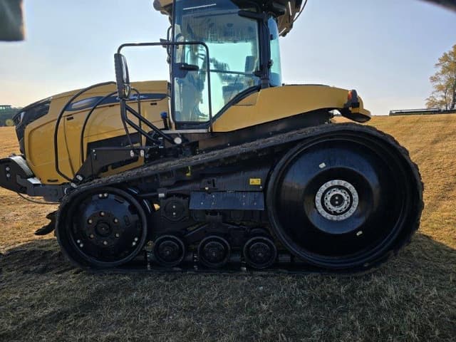 Image of Challenger MT740 equipment image 3