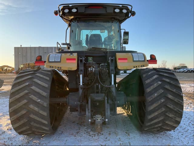 Image of Challenger MT743 equipment image 4