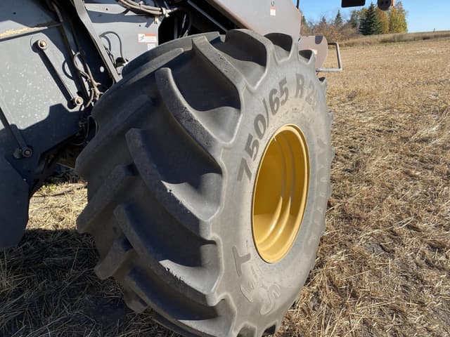 Image of CLAAS LEXION 760 equipment image 2