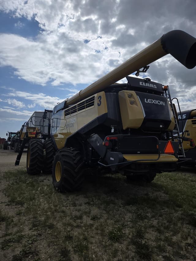 Image of CLAAS LEXION 760 equipment image 1