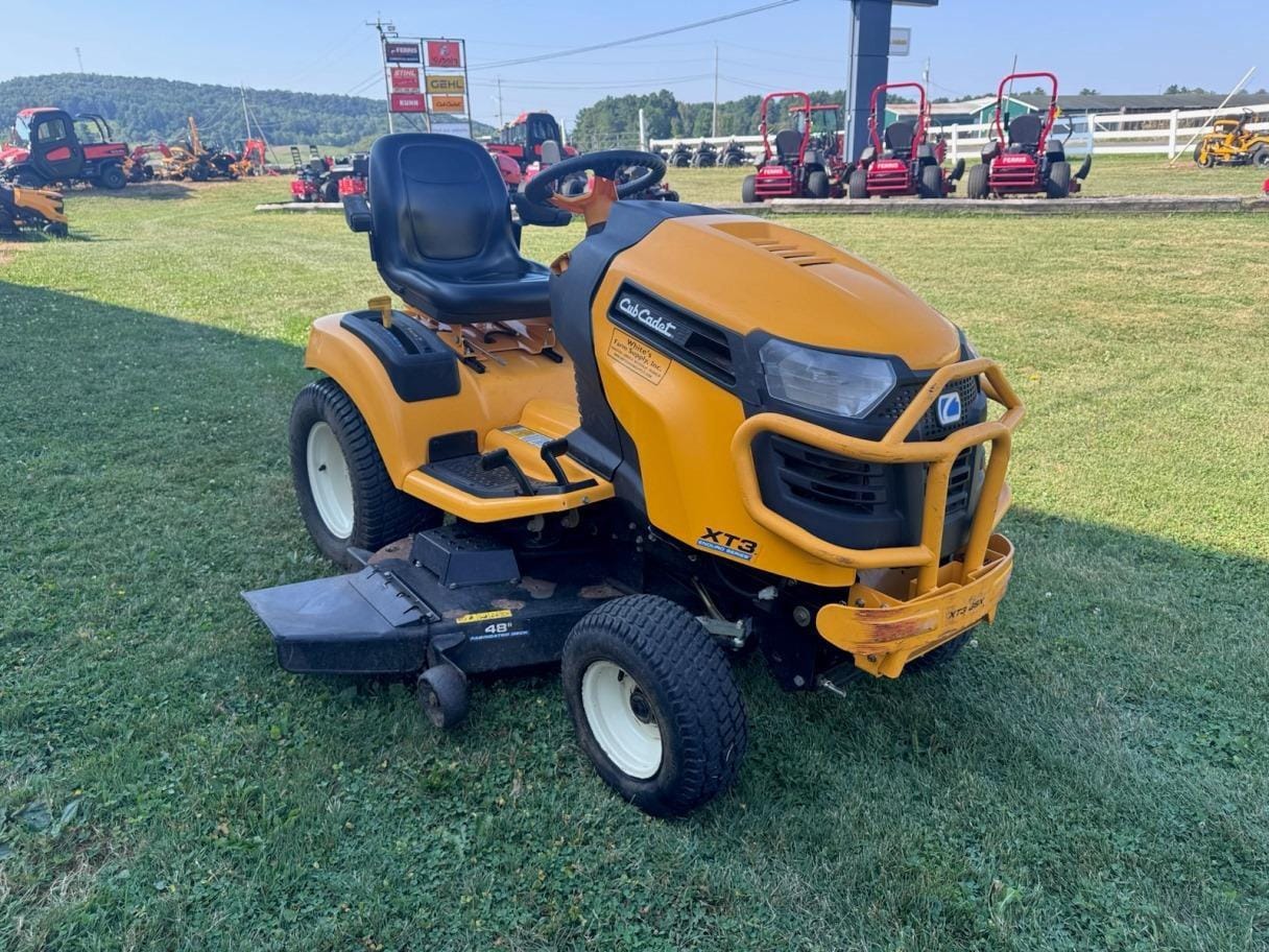 2018 Cub Cadet XT3 GSX Equipment Image0