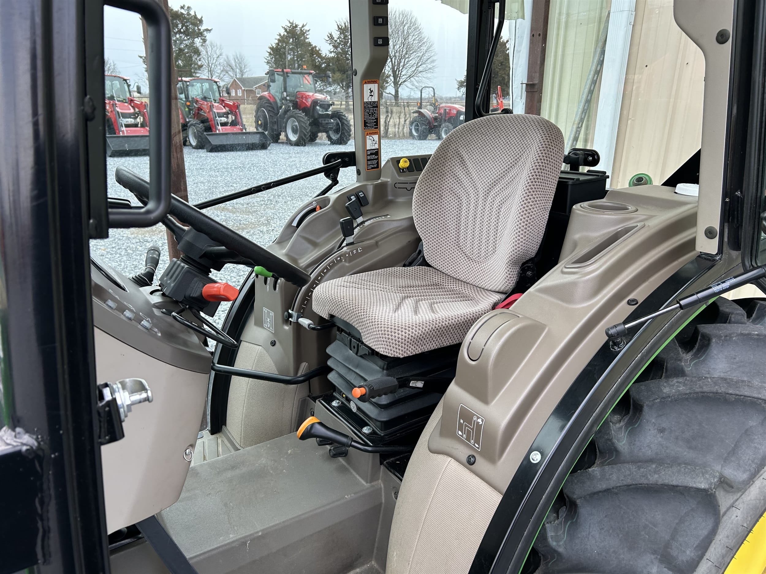 2018 John Deere 5075GN Equipment Image0