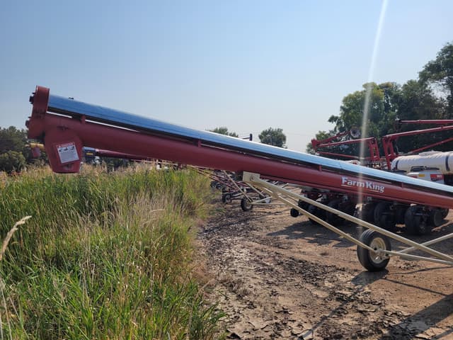 Image of Farm King 834 equipment image 4