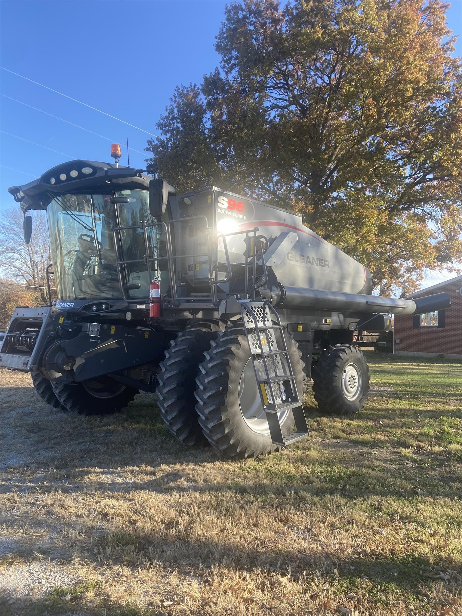2018 Gleaner S96 Equipment Image0