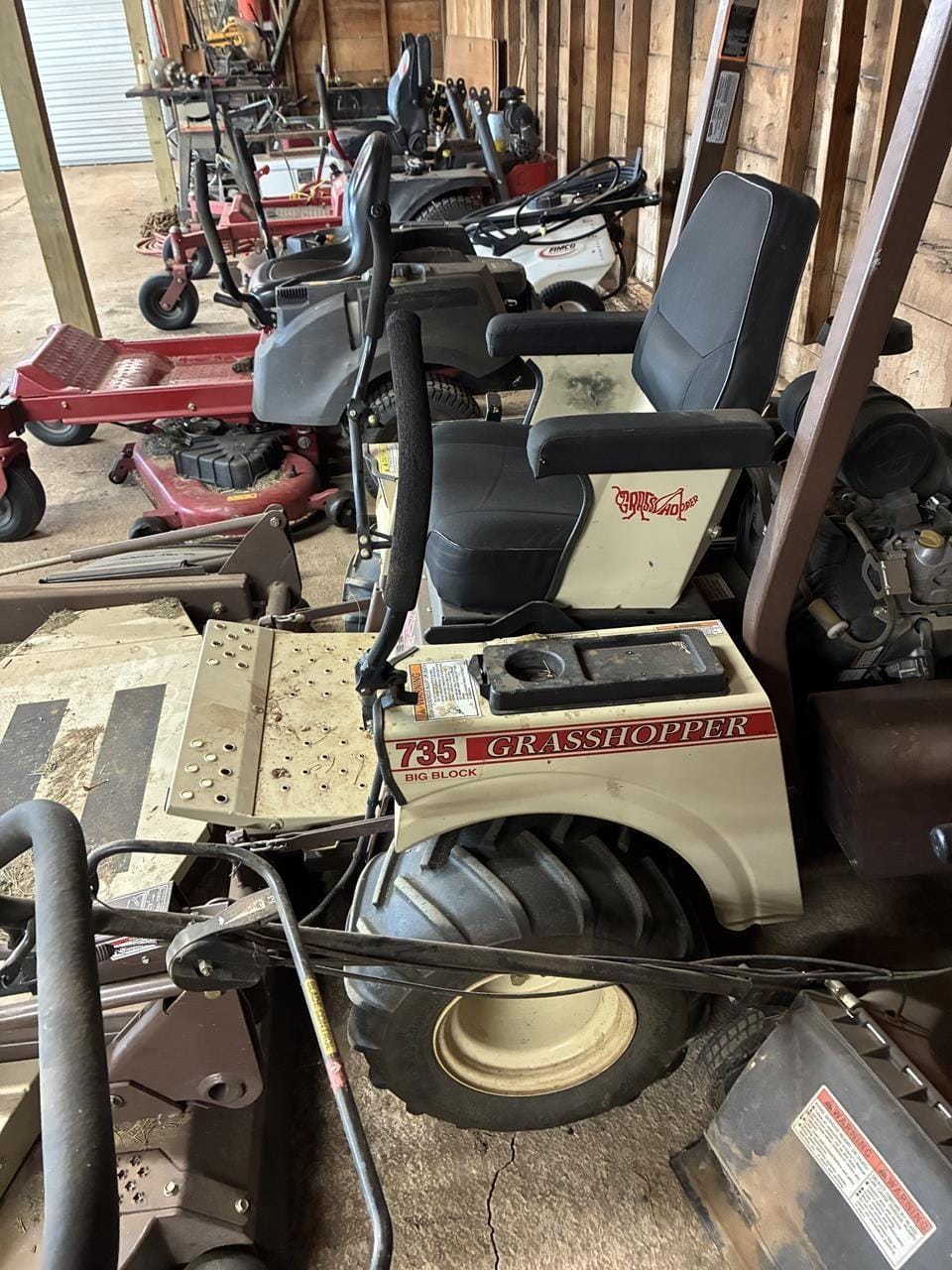 2018 Grasshopper 735BT6 Equipment Image0