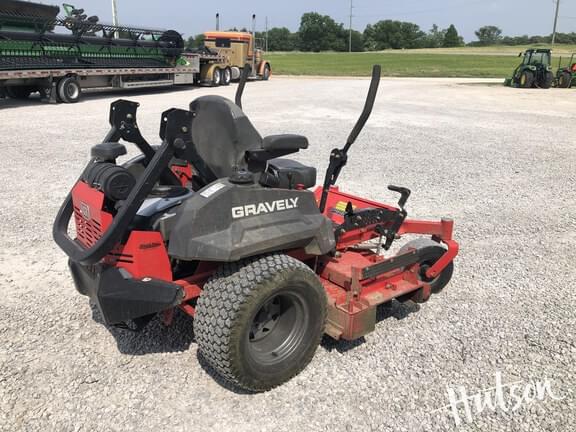 Image of Gravely Pro-Turn 260 equipment image 3