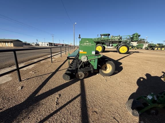 Image of Great Plains 2700 equipment image 3