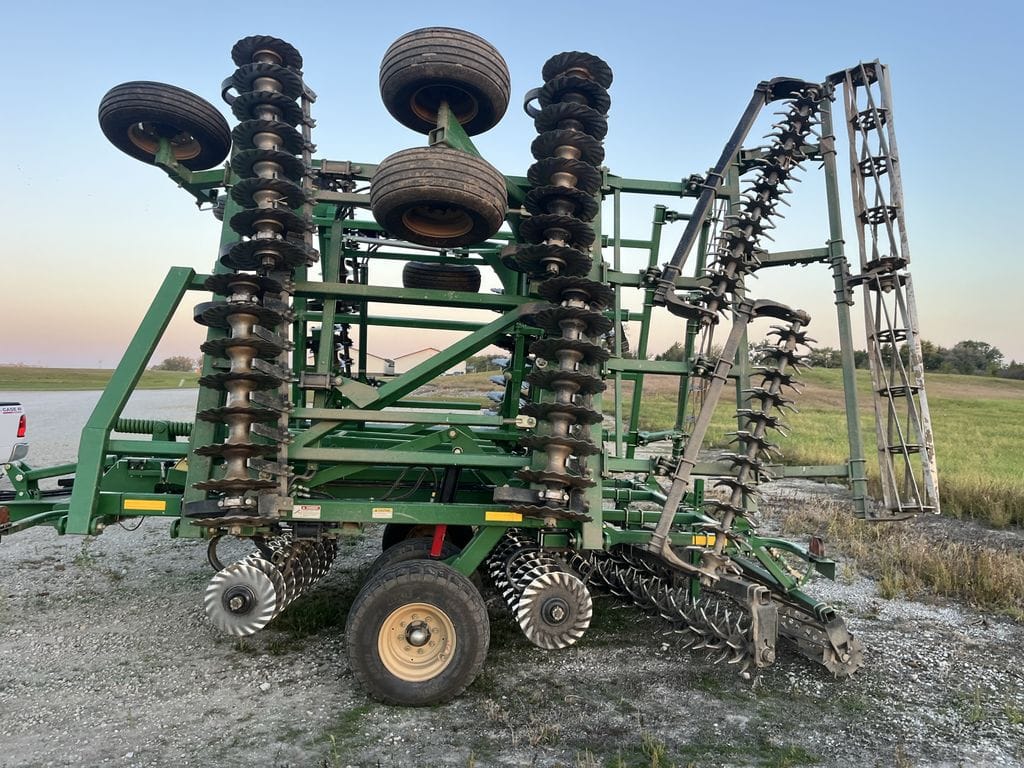 2018 Great Plains 3000TM Equipment Image0