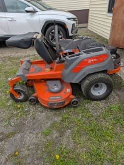 Image of Husqvarna Z254F equipment image 2