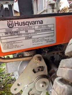 Image of Husqvarna Z254F equipment image 3