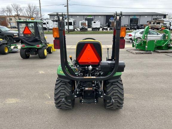 Image of John Deere 1023E equipment image 3