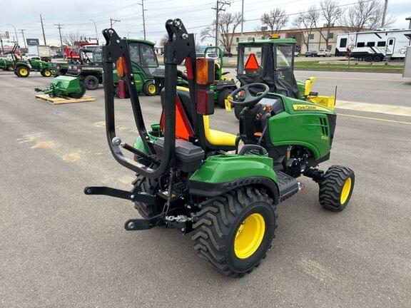 Image of John Deere 1023E equipment image 4
