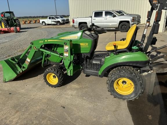 Image of John Deere 1023E equipment image 3