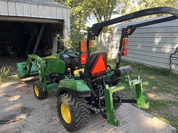 Image of John Deere 1023E equipment image 2