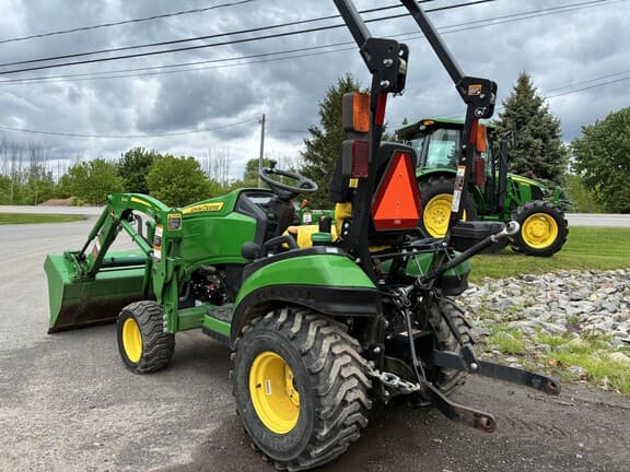 Image of John Deere 1025R equipment image 2