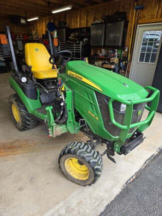 2018 John Deere 1025R Equipment Image0