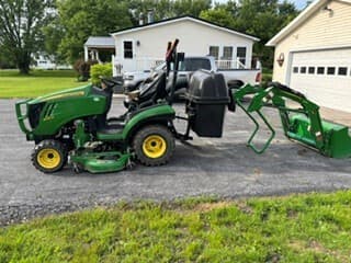 Image of John Deere 1025R equipment image 2