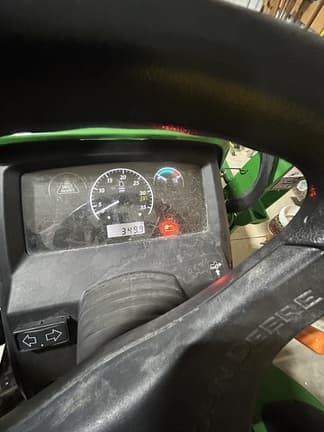 Image of John Deere 1025R equipment image 4