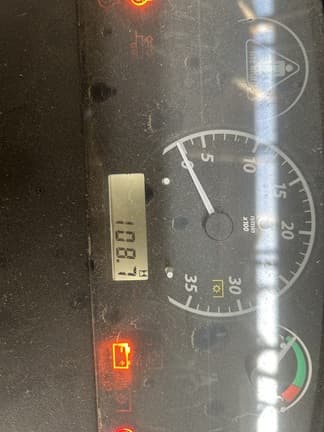 Image of John Deere 1025R equipment image 4