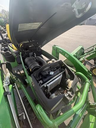 Image of John Deere 1025R equipment image 3