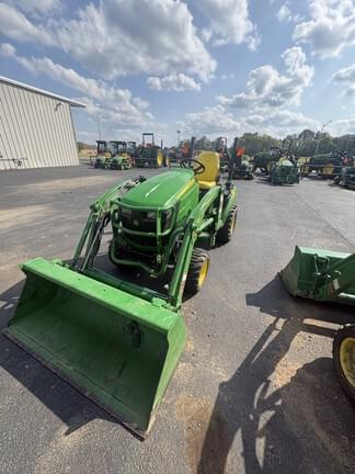 Image of John Deere 1025R equipment image 2