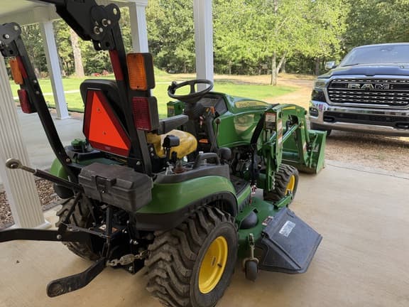 Image of John Deere 1025R equipment image 3