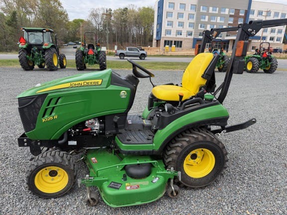 2018 John Deere 1025R Equipment Image0