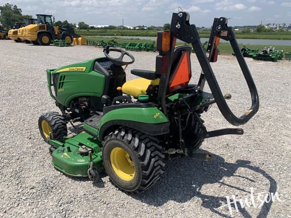 Image of John Deere 1025R equipment image 3