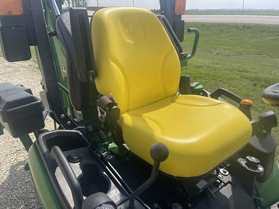 Image of John Deere 1025R equipment image 3