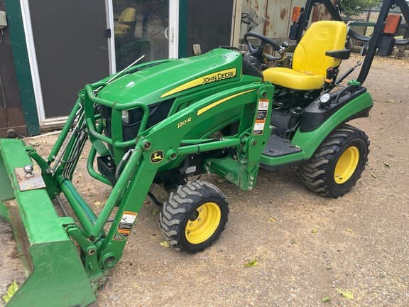Image of John Deere 1025R equipment image 1