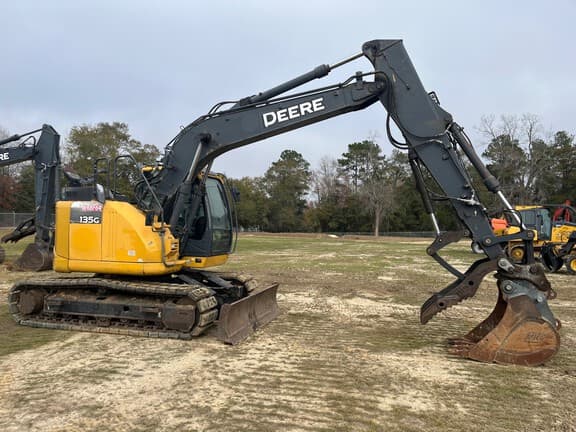 Image of John Deere 135G equipment image 3