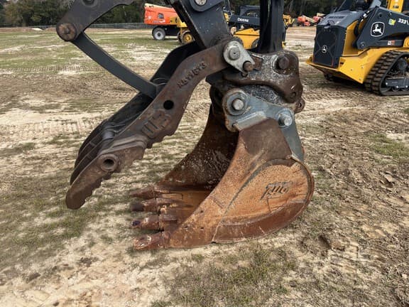 Image of John Deere 135G equipment image 4