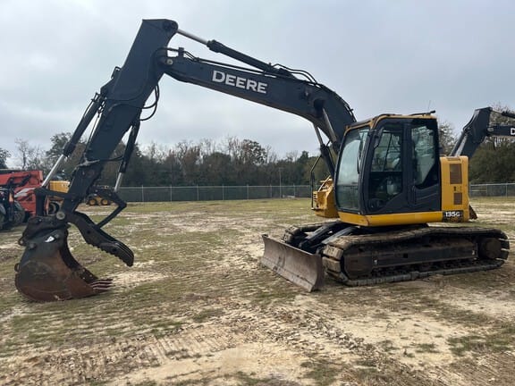 2018 John Deere 135G Equipment Image0