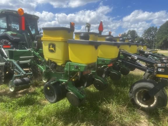 Image of John Deere 1705 equipment image 4