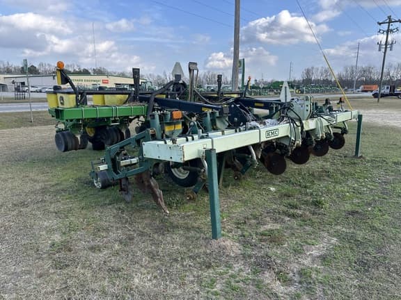 Image of John Deere 1705 equipment image 1