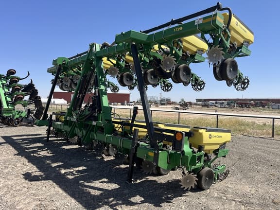 Image of John Deere 1725 Primary image