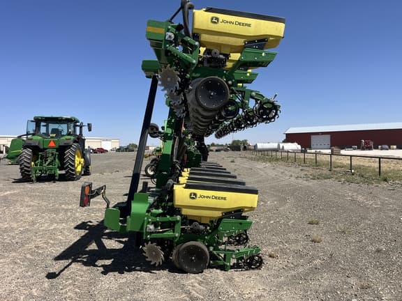 Image of John Deere 1725 equipment image 1