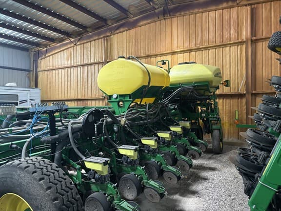 Image of John Deere 1775 Primary image