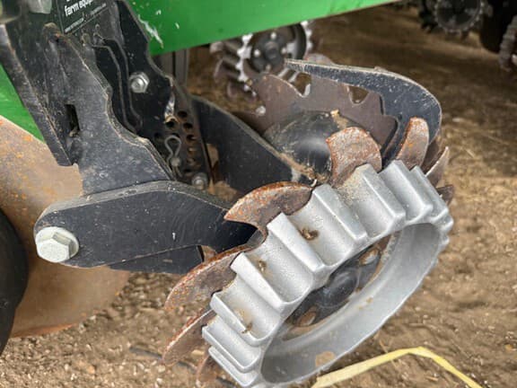 Image of John Deere 1775 equipment image 3