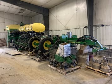 Main image John Deere 1775