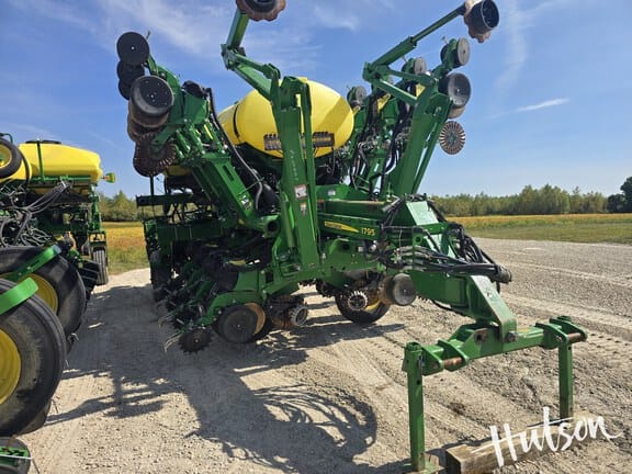 2018 John Deere 1795 Equipment Image0