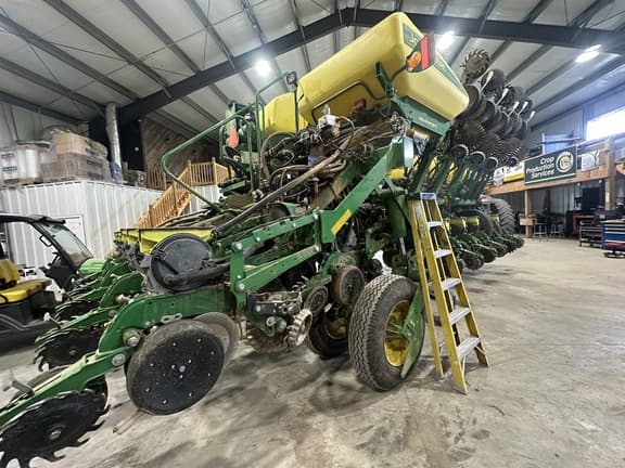 Image of John Deere 1795 equipment image 4