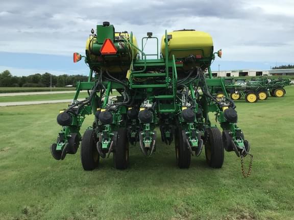 Image of John Deere 1795 equipment image 4