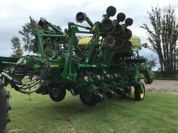 Image of John Deere 1795 equipment image 2