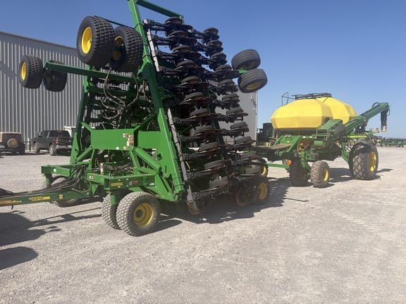 2018 John Deere 1890 Equipment Image0