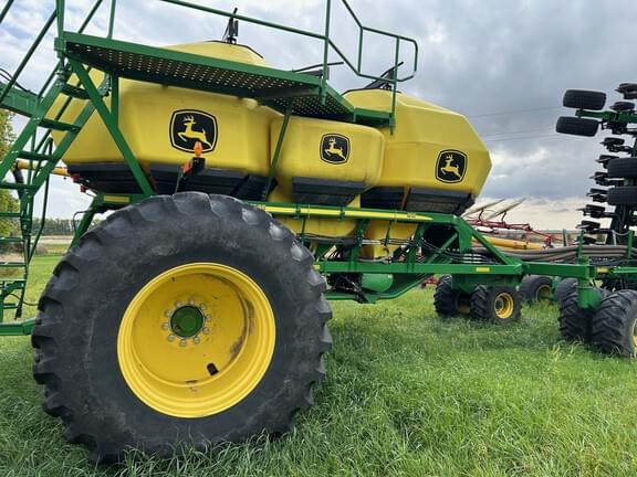 Image of John Deere 1890 equipment image 4