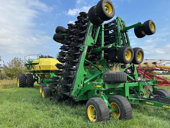 Image of John Deere 1890 equipment image 2