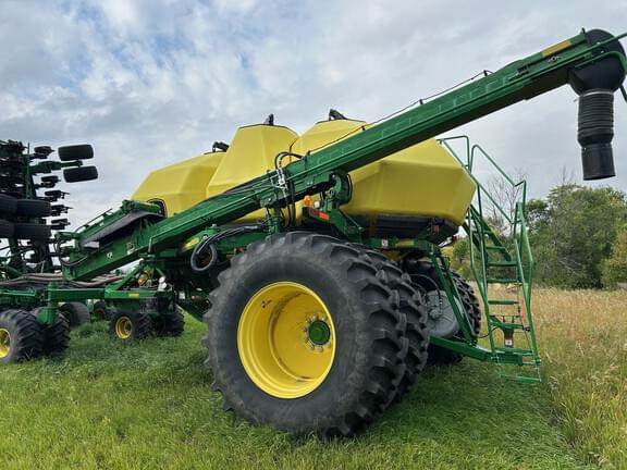 Image of John Deere 1890 equipment image 1