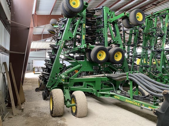 2018 John Deere 1890 Equipment Image0
